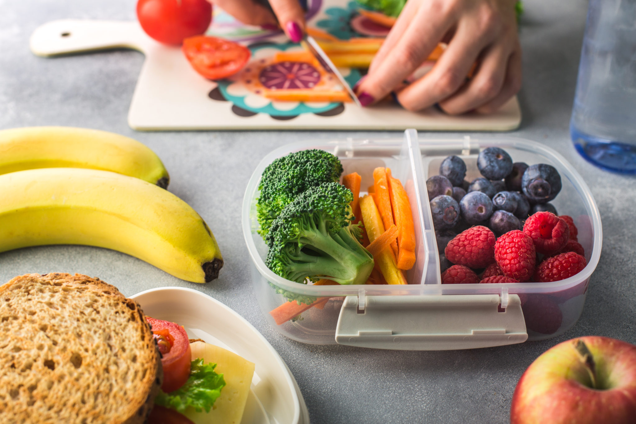 8 Workday Snacks That May Boost Your Immune System
